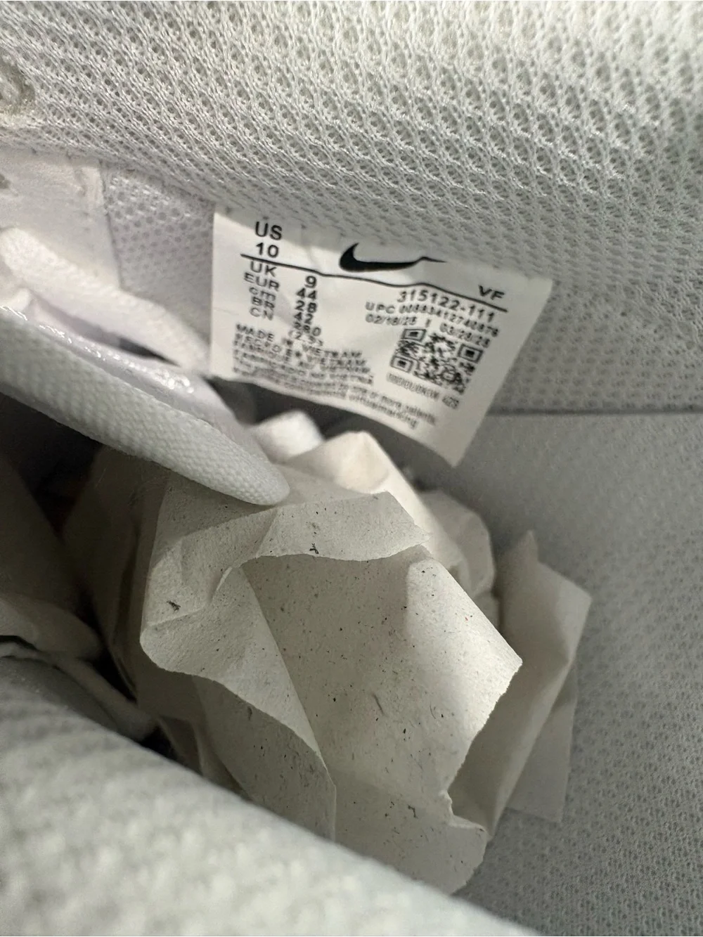 Nike White Low-Top Men's Sneakers